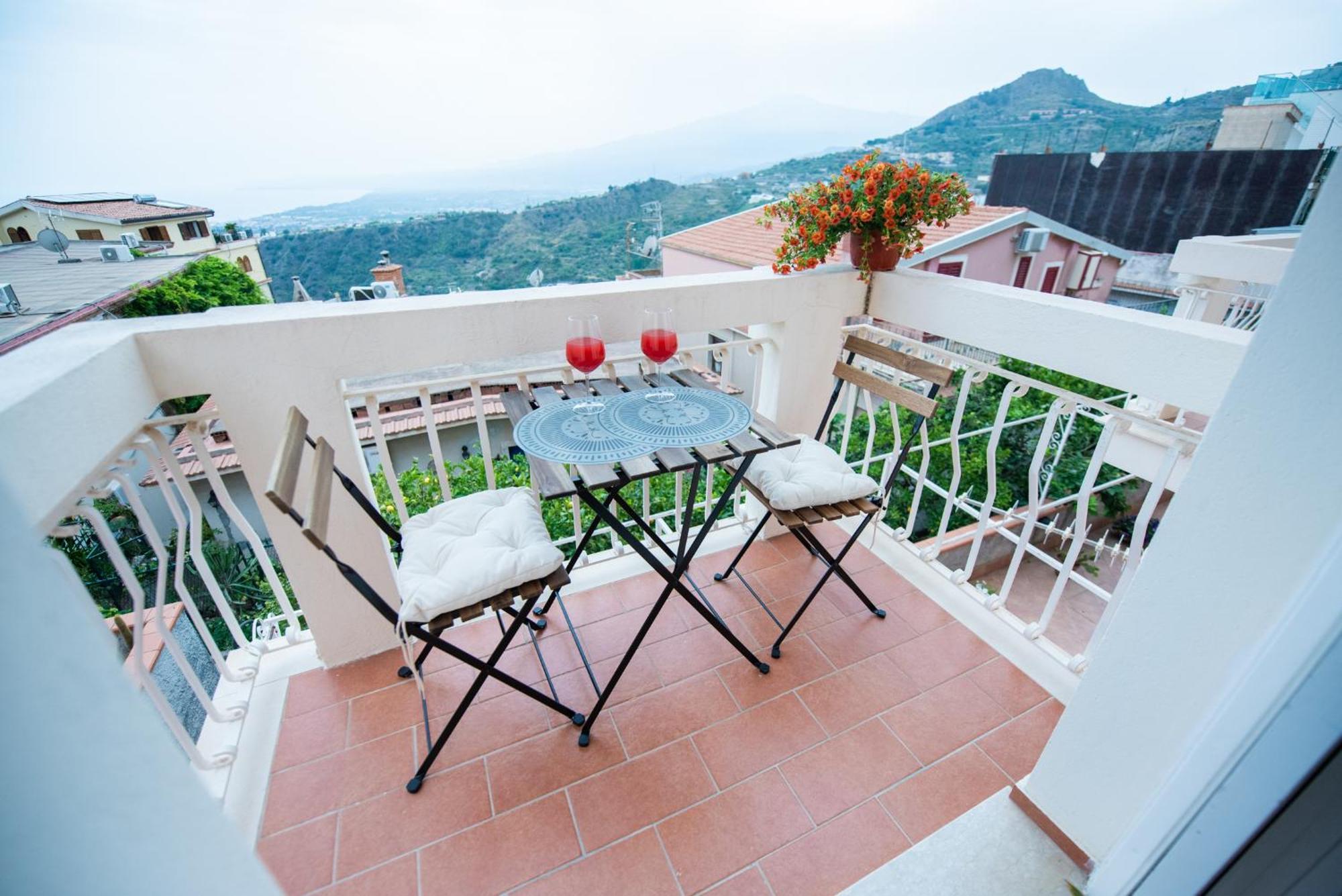 Villa Clara Suites Taormina Ngoại thất bức ảnh